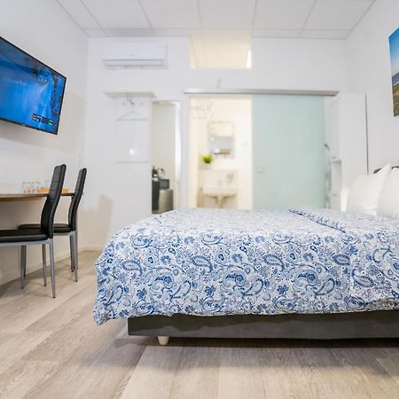 Private Room #1 With King Size, Ground Floor, Ac, Only 2Min To Rab Рамштайн-Мизенбах Экстерьер фото