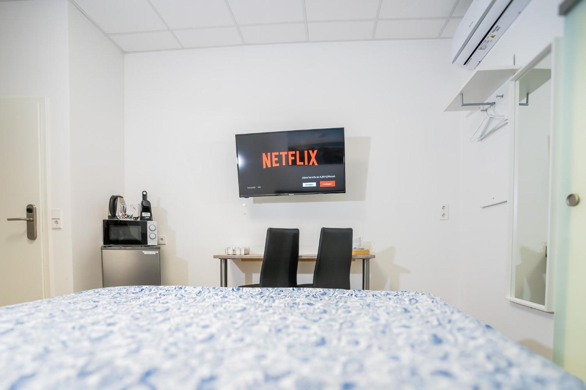 Private Room #1 With King Size, Ground Floor, Ac, Only 2Min To Rab Рамштайн-Мизенбах Экстерьер фото